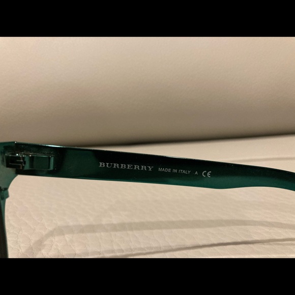 Burberry metallic green sunglasses. Made in Italy main image 4